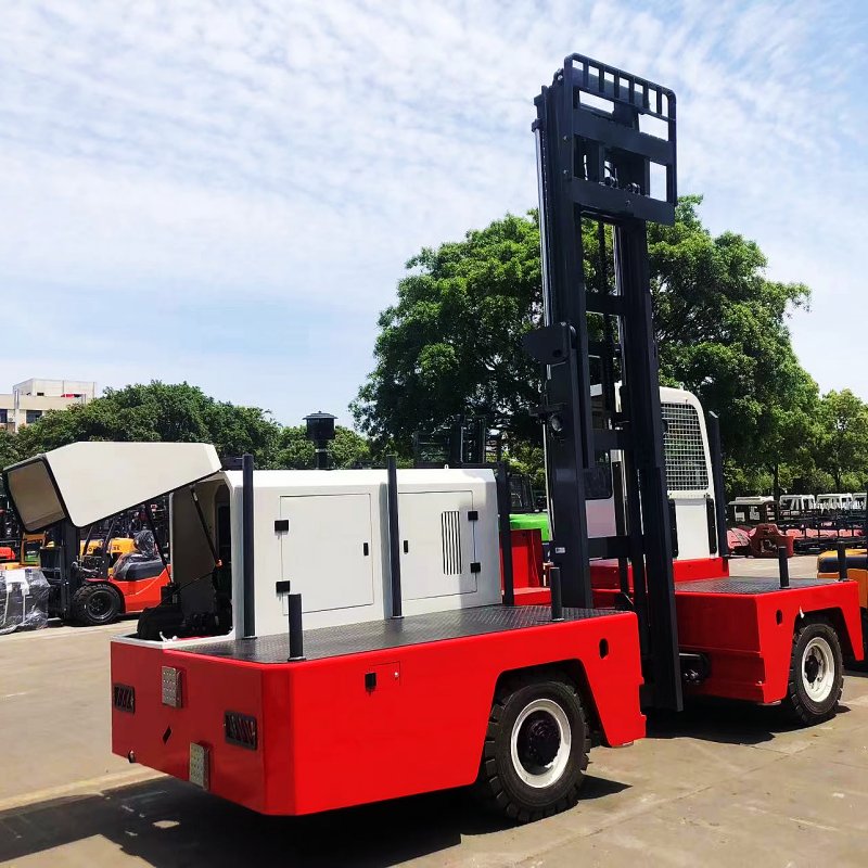  Side loader forklift truck