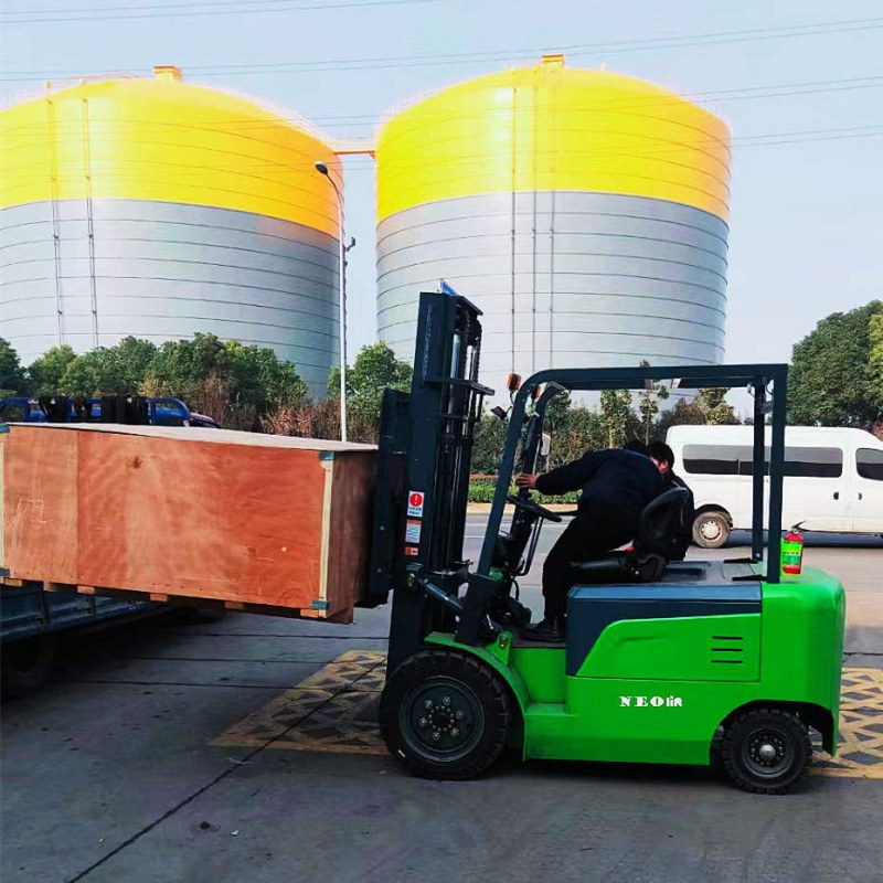 Electric counterbalance forklift truck