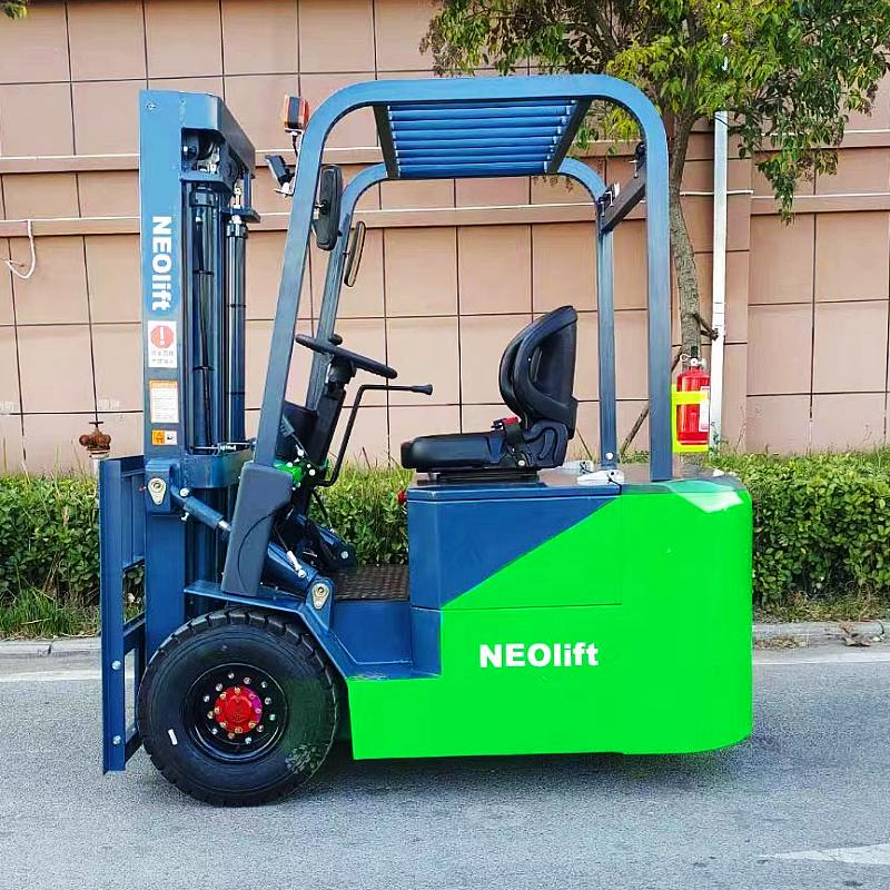 4 wheel electric forklift