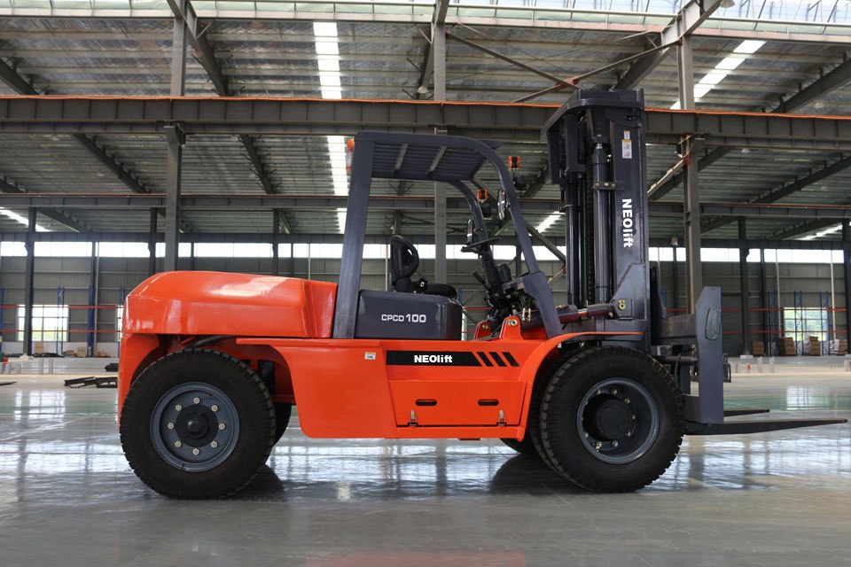 Heavy duty diesel forklift