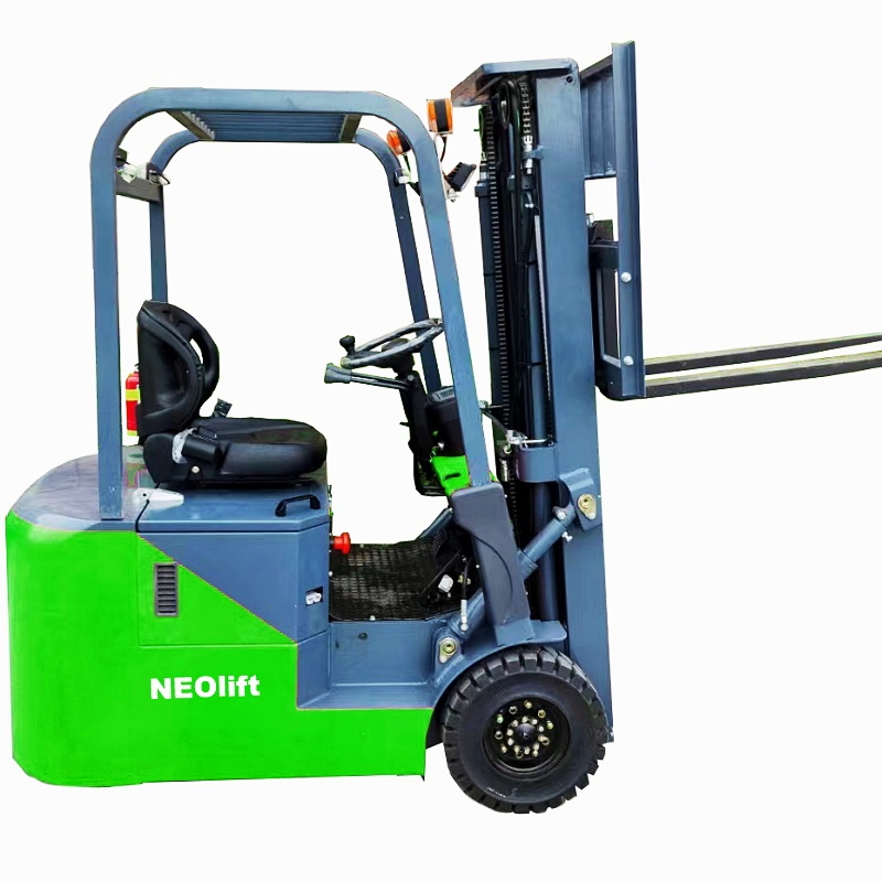 What is a 3 wheel electric forklift?