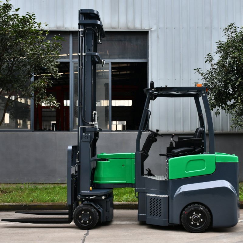 What is an articulated forklift？