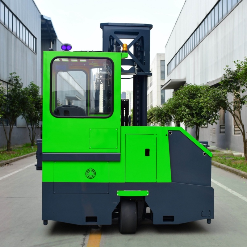  Multi-directional forklifts