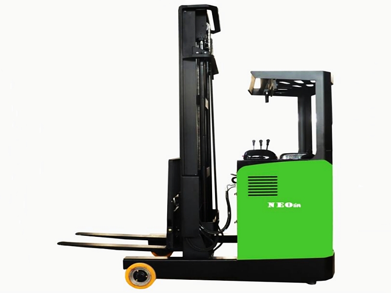 What is an electric reach truck?