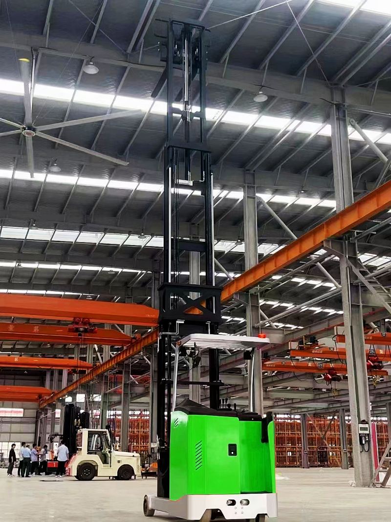 Application of Stand On Type Double Deep Reach Truck