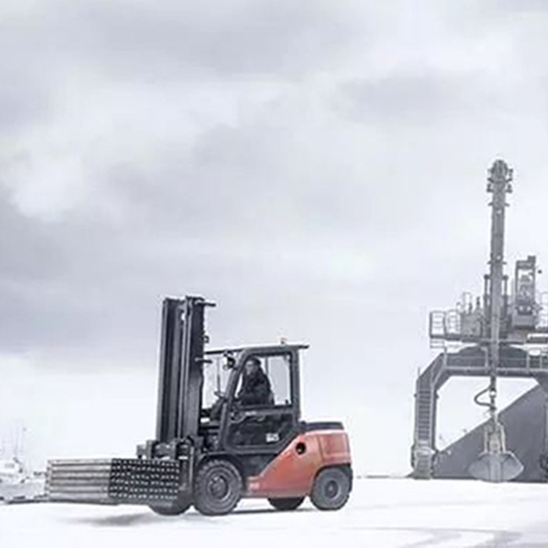 In Winter, How To Protect Forklift