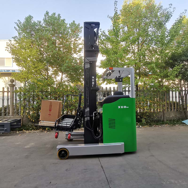 Seated type electric reach truck: high strength, high loading